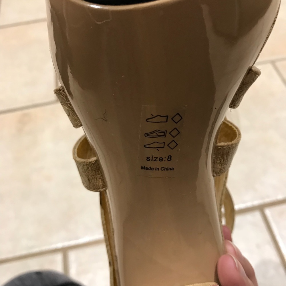 Cute strappy heels - Size 8 - Picture 3 of 5